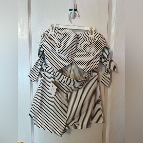 Off shoulder romper - Picture 2 of 2